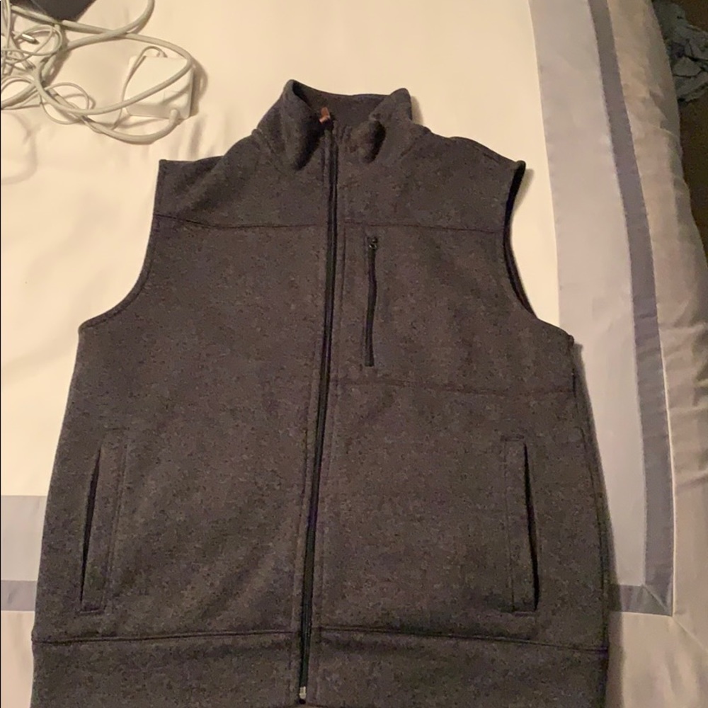 Goodfellow & Co fleece vest